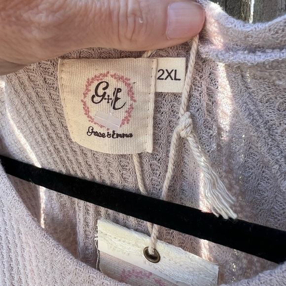 👗Grace & Emma Sequin Sleeve Beige/light pink Top - Picture 3 of 9